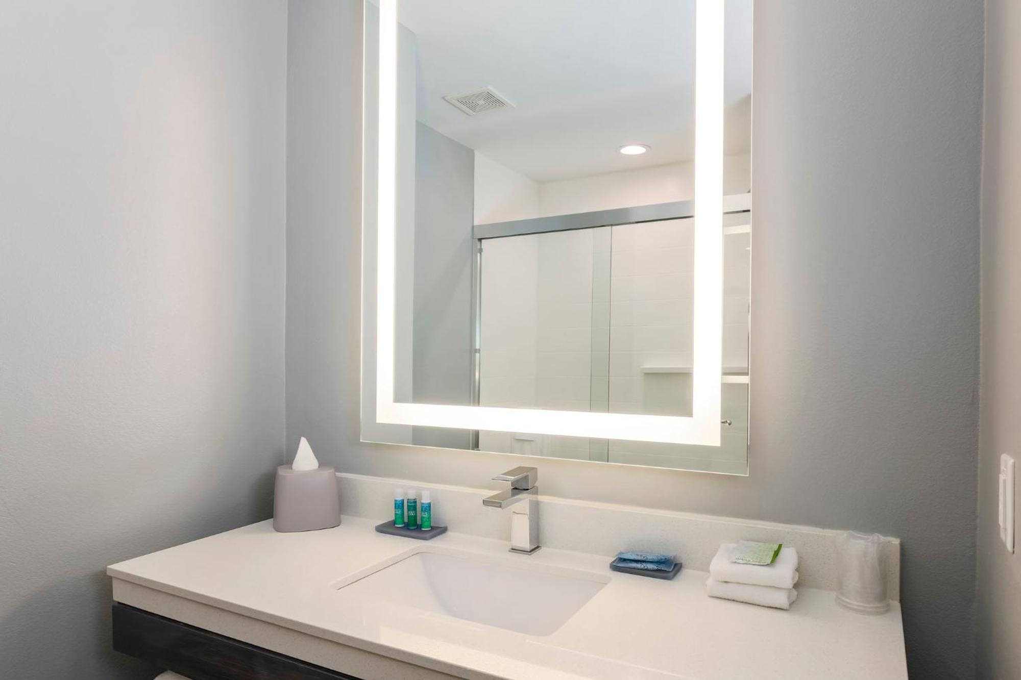 Holiday Inn Express & Suites Houston - Hobby Airport Area By Ihg Экстерьер фото